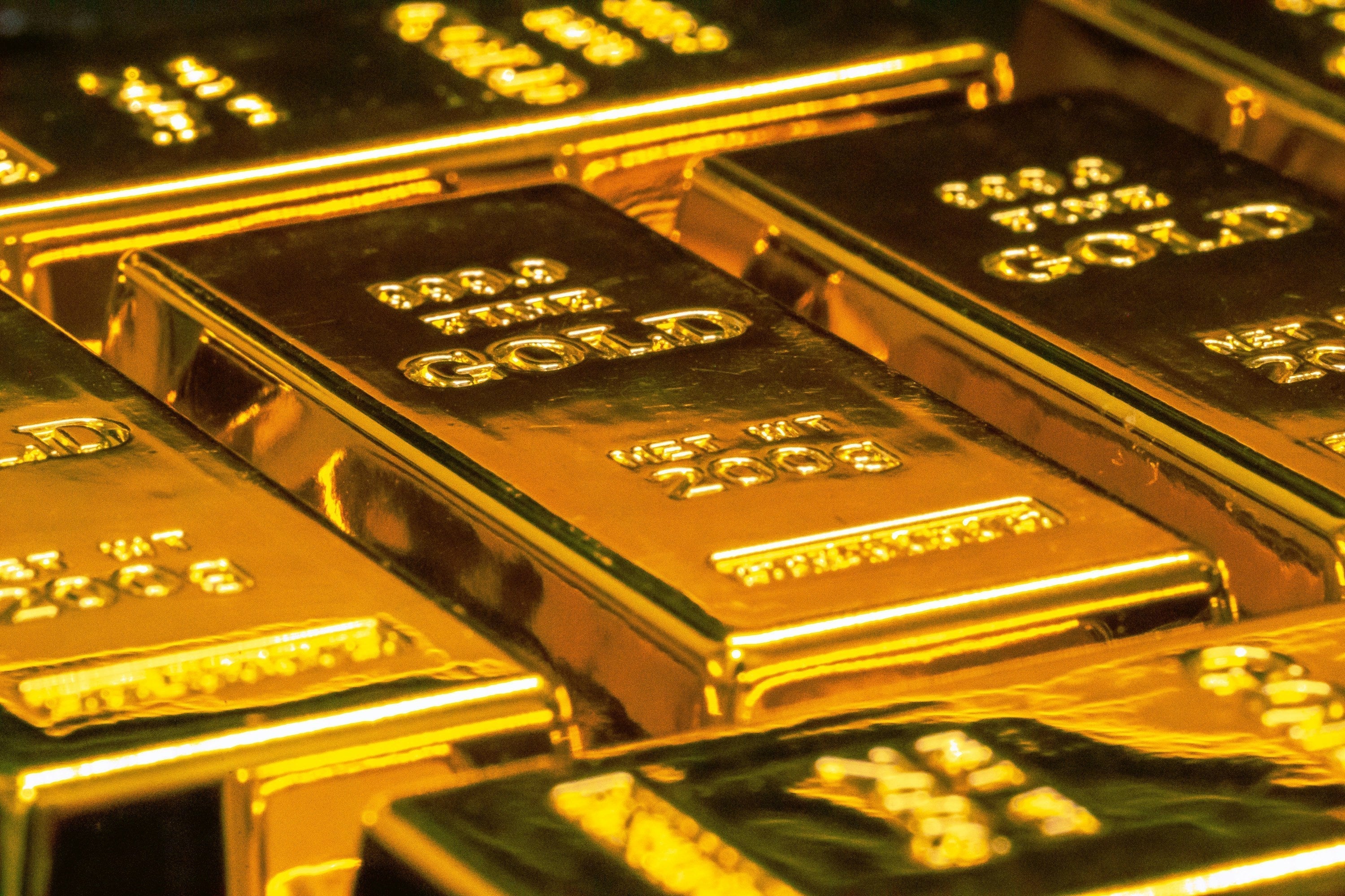 Sell Your Old Gold Jewelry and Take Advantage of Record Prices
