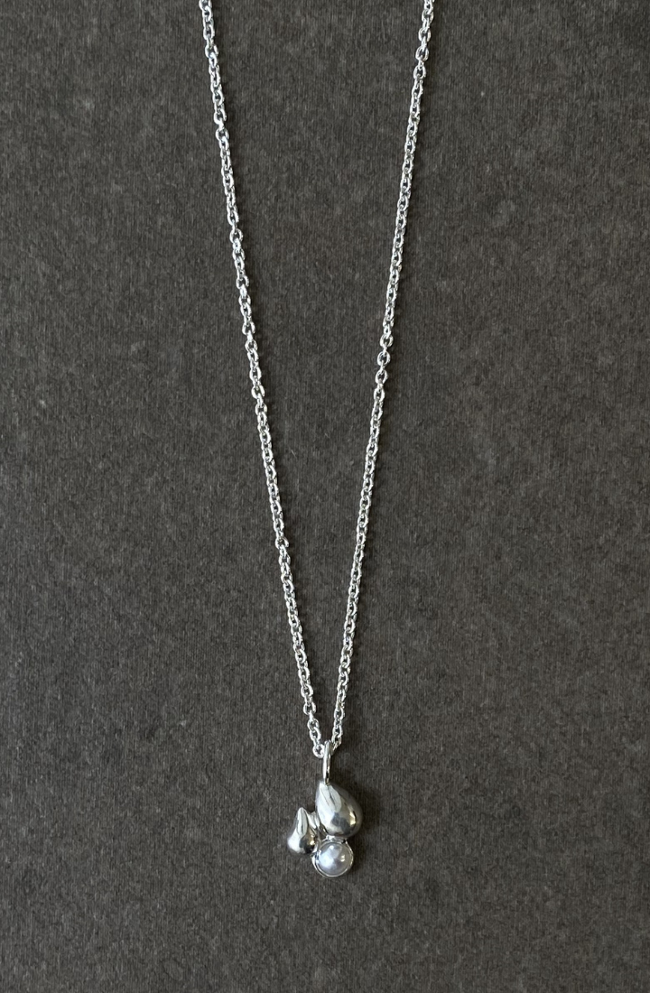 Silver Necklace with a white pearl