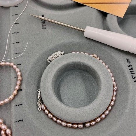 WORKSHOP - Make a Bracelet or a pair of Earrings with Real Pearls - Camillette