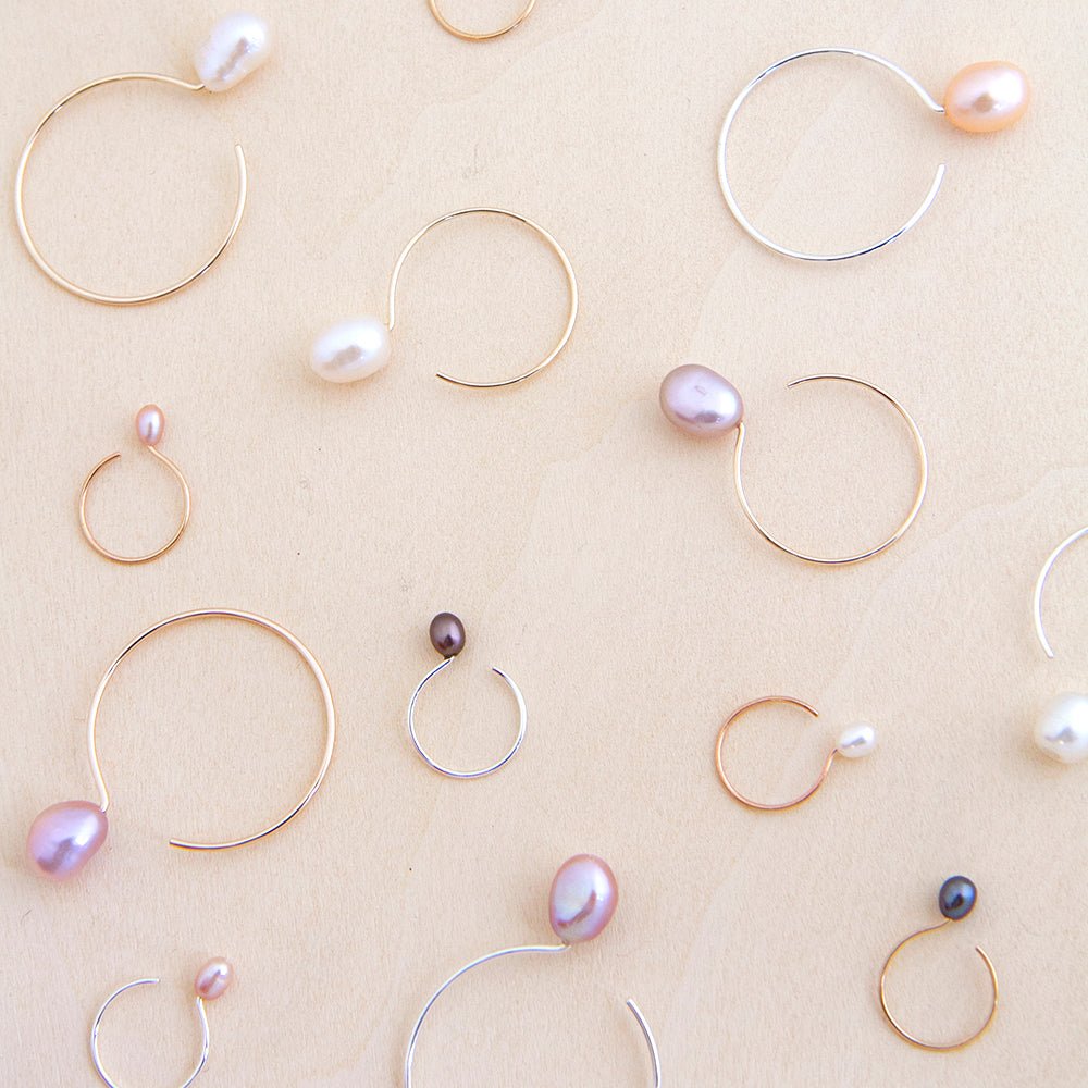 Basic Small Silver Hoop Earrings with Ivory Pearl - 13mm - Camillette