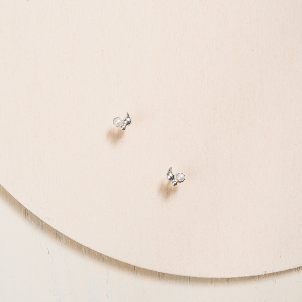 Freshwater Pearl with Paisley Stud Earrings - 14k Gold - Camillette