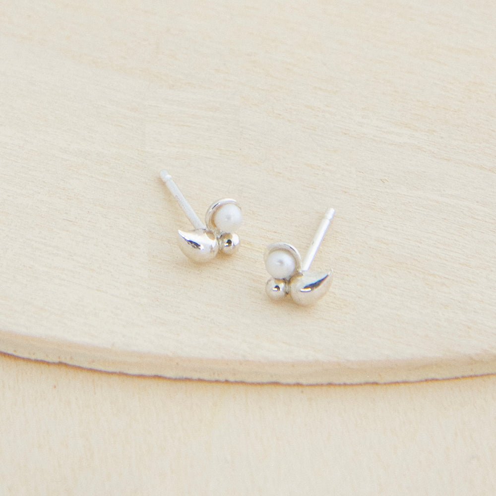 Freshwater Pearl with Paisley Stud Earrings - 14k Gold - Camillette